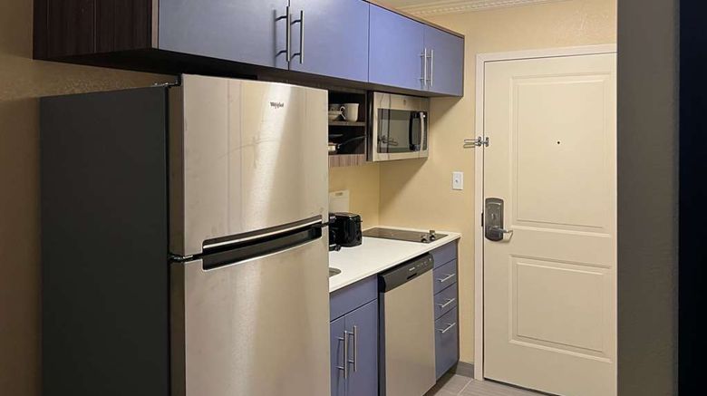 <b>MainStay Suites Ozona Room</b>. Images powered by <a href="https://iceportal.shijigroup.com/" title="IcePortal" target="_blank">IcePortal</a>.