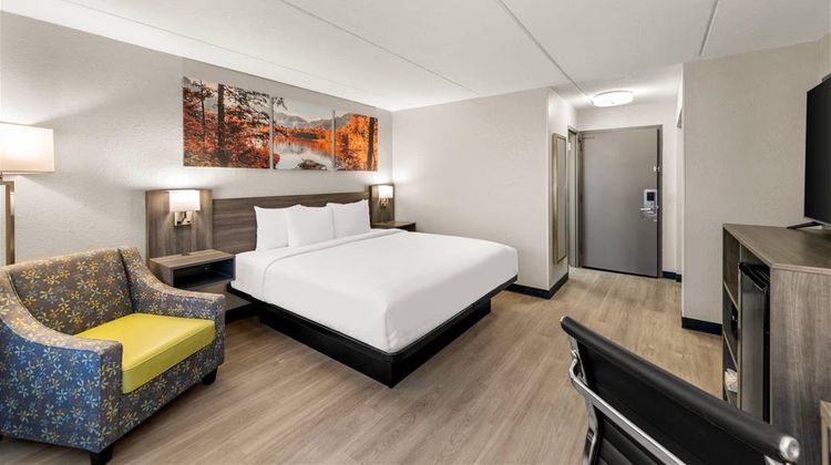 Clarion Pointe Rhinelander Downtown Room