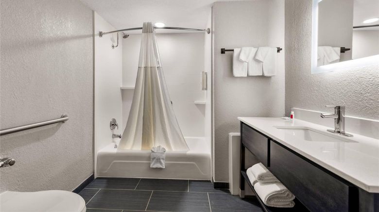 <b>Clarion Pointe Rhinelander Downtown Room</b>. Images powered by <a href="https://iceportal.shijigroup.com/" title="IcePortal" target="_blank">IcePortal</a>.