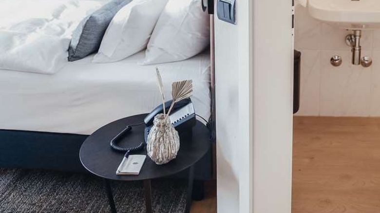 <b>Haus Landgraf Room</b>. Images powered by <a href="https://iceportal.shijigroup.com/" title="IcePortal" target="_blank">IcePortal</a>.