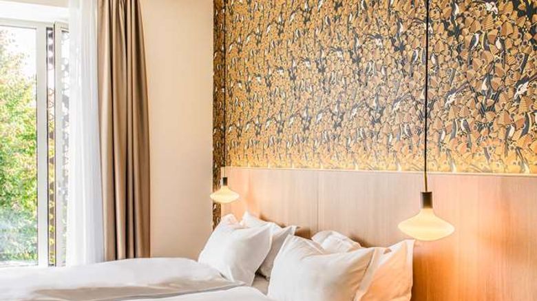 <b>Afterwork Hotel Room</b>. Images powered by <a href="https://iceportal.shijigroup.com/" title="IcePortal" target="_blank">IcePortal</a>.