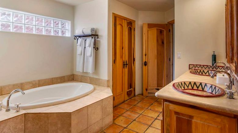 <b>Hilton Vacation Club Rancho Manana Room</b>. Images powered by <a href="https://iceportal.shijigroup.com/" title="IcePortal" target="_blank">IcePortal</a>.