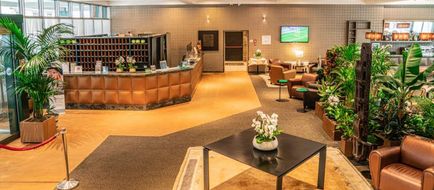 Hotel Blaise & Francis Lobby