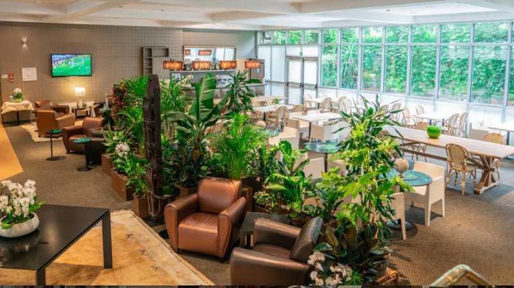 Hotel Blaise & Francis Lobby