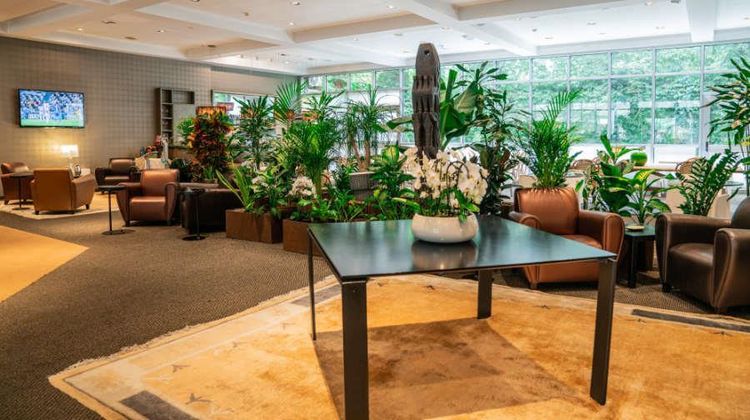 Hotel Blaise & Francis Lobby