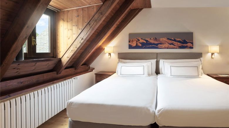 <b>Melia de Tredos Room</b>. Images powered by <a href="https://iceportal.shijigroup.com/" title="IcePortal" target="_blank">IcePortal</a>.