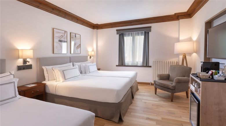 <b>Melia de Tredos Room</b>. Images powered by <a href="https://iceportal.shijigroup.com/" title="IcePortal" target="_blank">IcePortal</a>.