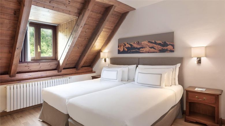 <b>Melia de Tredos Room</b>. Images powered by <a href="https://iceportal.shijigroup.com/" title="IcePortal" target="_blank">IcePortal</a>.