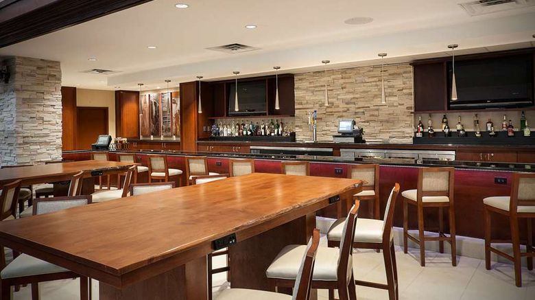 <b>Sonesta Hotel Houston IAH Airport Restaurant</b>. Images powered by <a href="https://iceportal.shijigroup.com/" title="IcePortal" target="_blank">IcePortal</a>.