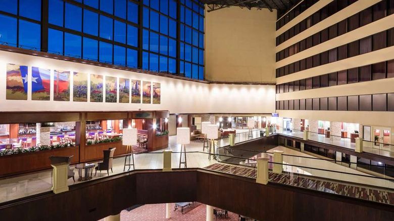 <b>Sonesta Hotel Houston IAH Airport Lobby</b>. Images powered by <a href="https://iceportal.shijigroup.com/" title="IcePortal" target="_blank">IcePortal</a>.