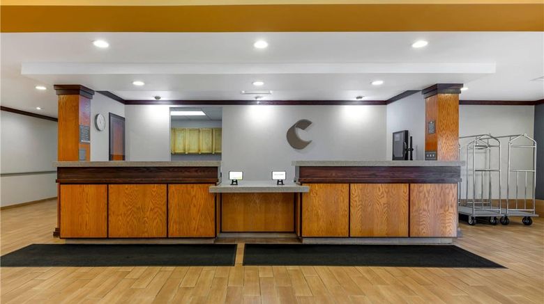 <b>Comfort Inn & Suites Akron - South Lobby</b>. Images powered by <a href="https://iceportal.shijigroup.com/" title="IcePortal" target="_blank">IcePortal</a>.