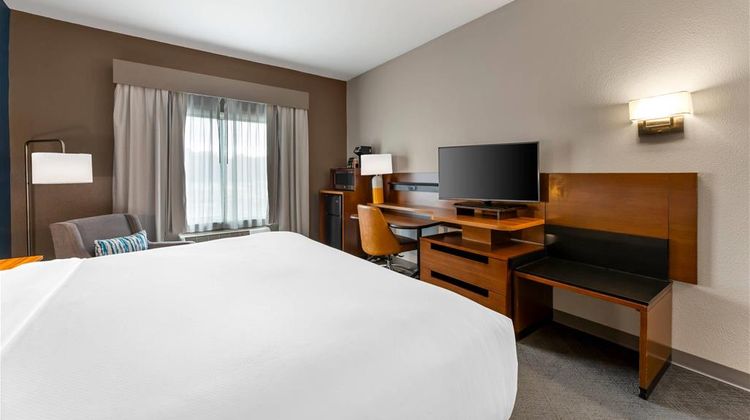 Comfort Inn & Suites Akron - South Room