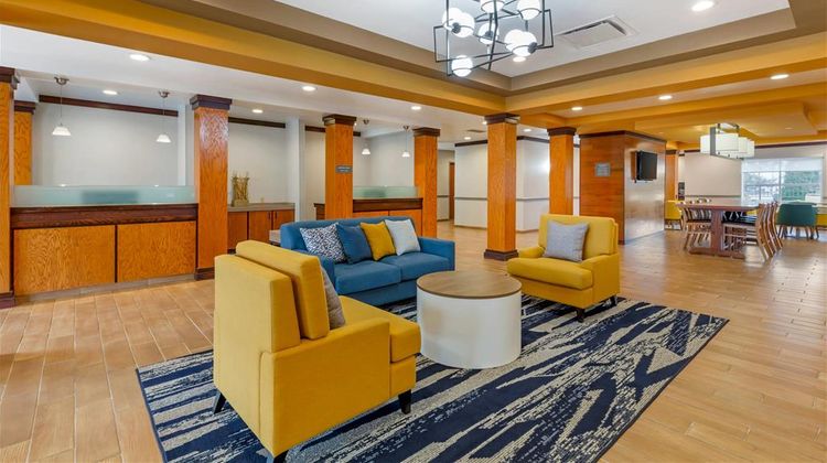 Comfort Inn & Suites Akron - South Lobby