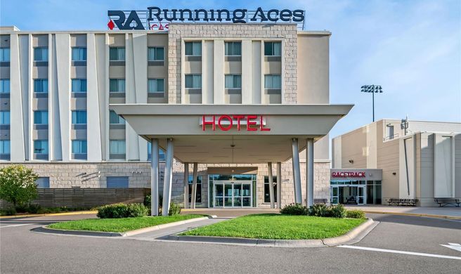 Running Aces Hotel, Trademark Collection Exterior