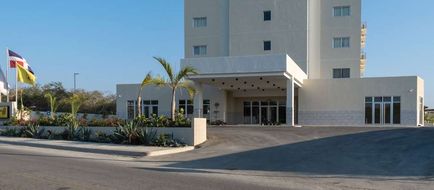 Super 8 by Wyndham Manzanillo Exterior