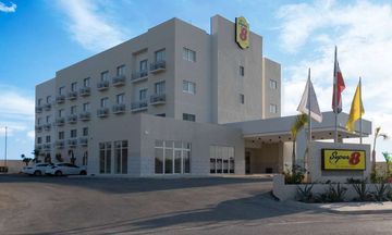 Super 8 by Wyndham Manzanillo
