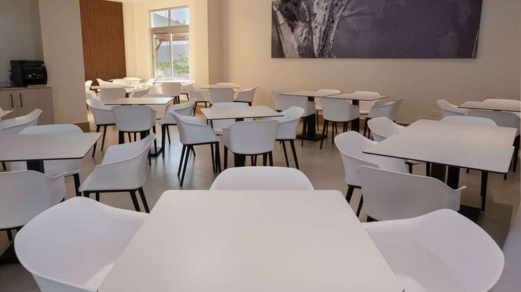 Super 8 by Wyndham Manzanillo Restaurant