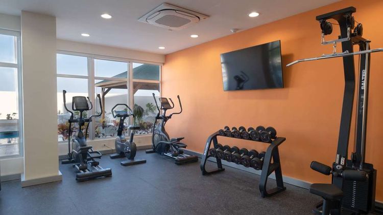 Super 8 by Wyndham Manzanillo Health