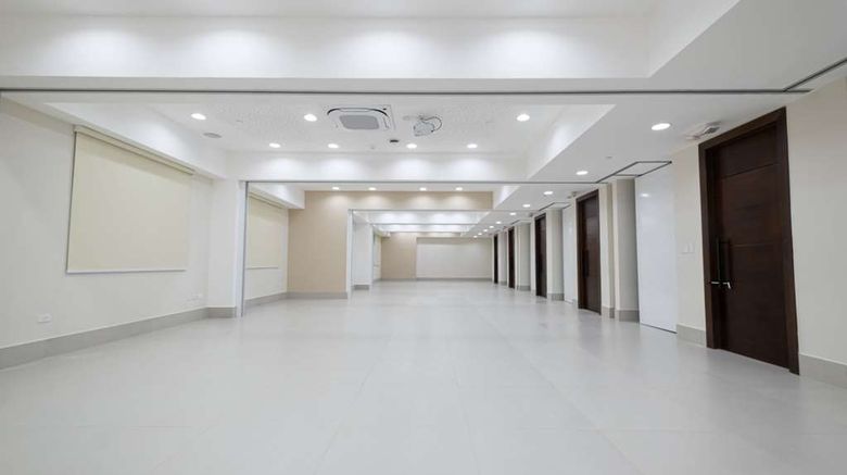 <b>Super 8 by Wyndham Manzanillo Meeting</b>. Images powered by <a href="https://iceportal.shijigroup.com/" title="IcePortal" target="_blank">IcePortal</a>.