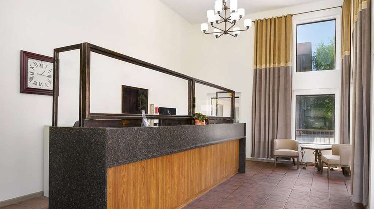 Days Inn by Wyndham Pigeon Forge Parkway Lobby