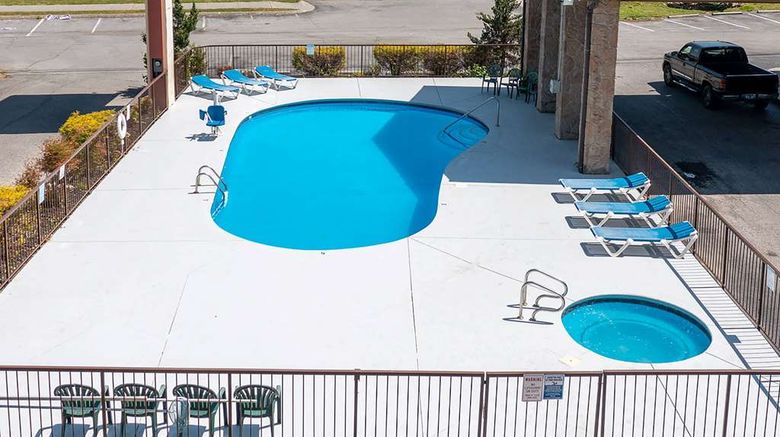 <b>Days Inn by Wyndham Pigeon Forge Parkway Pool</b>. Images powered by <a href="https://iceportal.shijigroup.com/" title="IcePortal" target="_blank">IcePortal</a>.