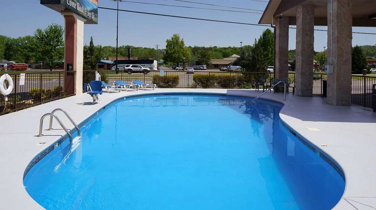 Days Inn by Wyndham Pigeon Forge Parkway Pool