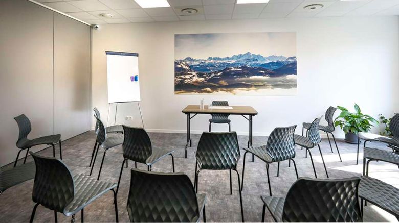 <b>Kyriad Annemasse Geneve Meeting</b>. Images powered by <a href="https://iceportal.shijigroup.com/" title="IcePortal" target="_blank">IcePortal</a>.