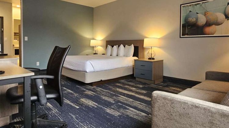 Edgewater Inn Room
