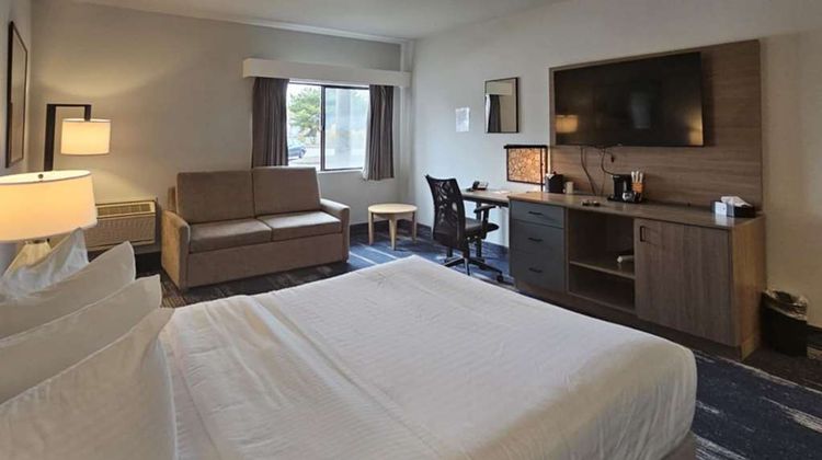Edgewater Inn Room