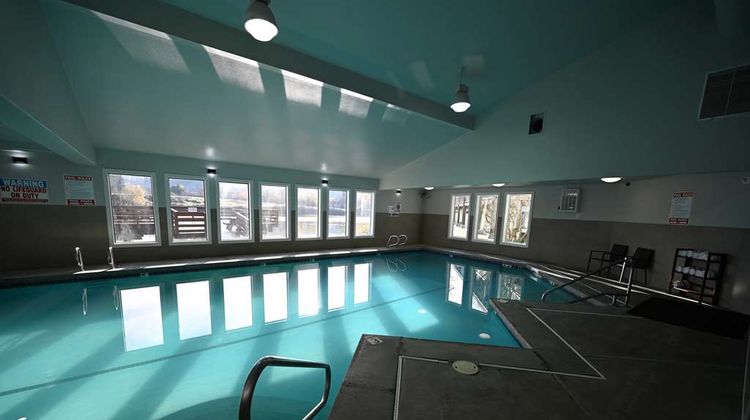 Edgewater Inn Pool