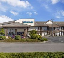 Edgewater Inn Exterior