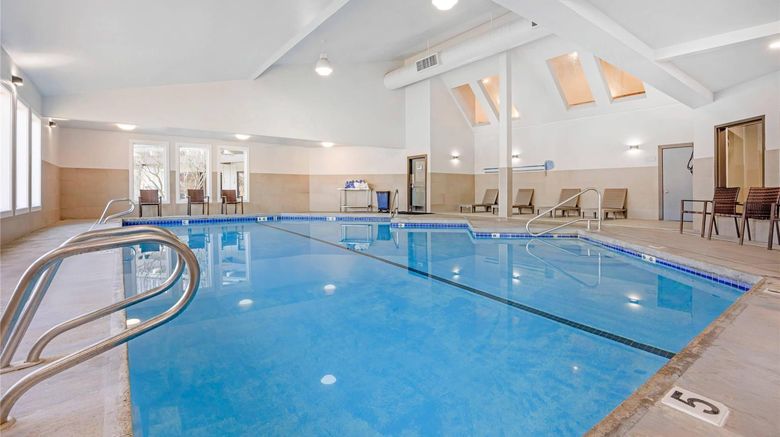 <b>Edgewater Inn Pool</b>. Images powered by <a href="https://iceportal.shijigroup.com/" title="IcePortal" target="_blank">IcePortal</a>.