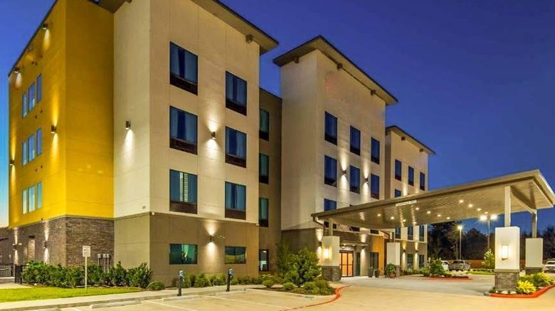 <b>Comfort Inn & Suites Houston I-45 N Exterior</b>. Images powered by <a href="https://iceportal.shijigroup.com/" title="IcePortal" target="_blank">IcePortal</a>.