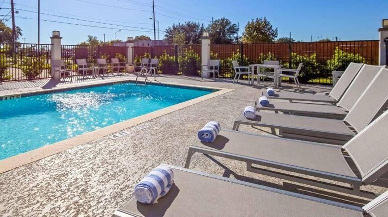 <b>Comfort Inn & Suites Houston I-45 N Pool</b>. Images powered by <a href="https://iceportal.shijigroup.com/" title="IcePortal" target="_blank">IcePortal</a>.