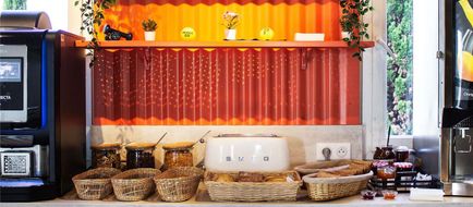 Ibis Budget Lunel Porte de Camargue Exterior