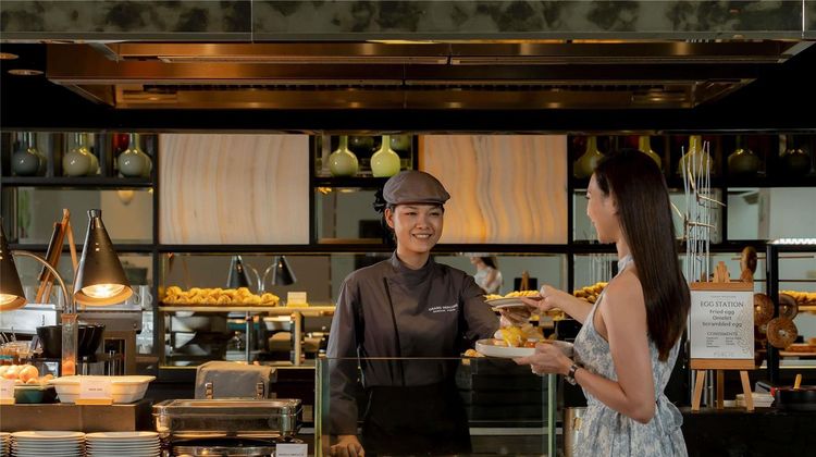 Grand Mercure Bangkok Atrium Restaurant