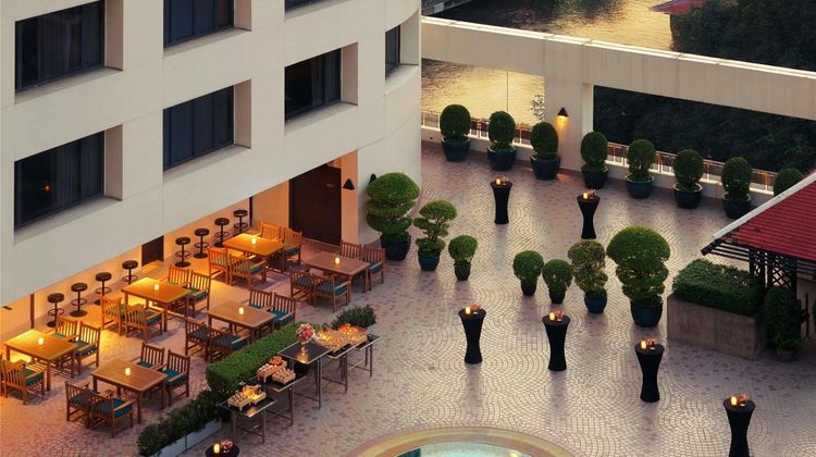Grand Mercure Bangkok Atrium Pool