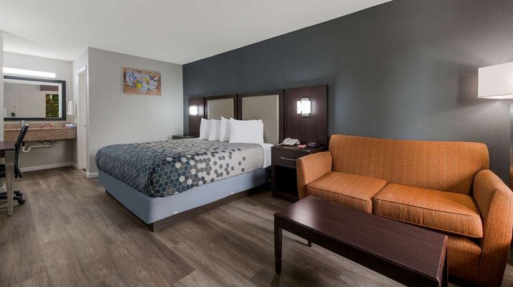 Econo Lodge Room