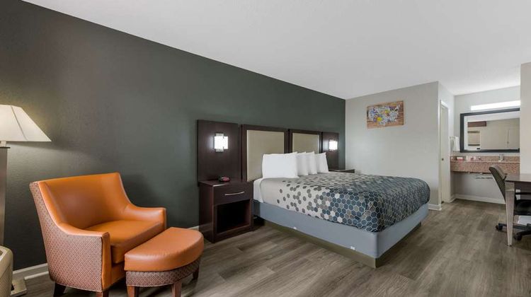 Econo Lodge Room
