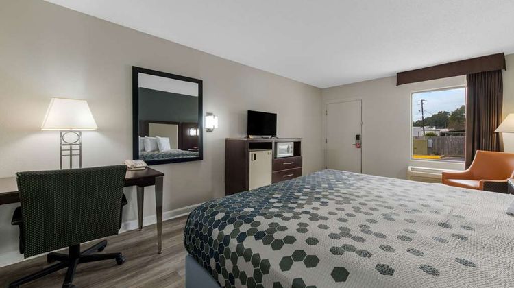 Econo Lodge Room