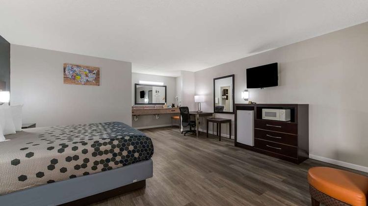 Econo Lodge Room