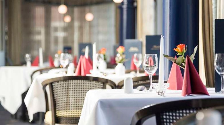 <b>Ringhotel Residenz am Schlosspark Restaurant</b>. Images powered by <a href="https://iceportal.shijigroup.com/" title="IcePortal" target="_blank">IcePortal</a>.