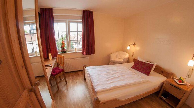 <b>Hotel Eisenacher Hof Room</b>. Images powered by <a href="https://iceportal.shijigroup.com/" title="IcePortal" target="_blank">IcePortal</a>.