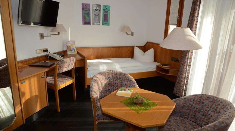 <b>Ringhotel Mohren Room</b>. Images powered by <a href="https://iceportal.shijigroup.com/" title="IcePortal" target="_blank">IcePortal</a>.