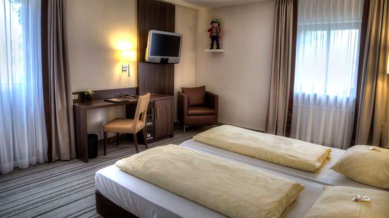 <b>RingHotel Reubel Room</b>. Images powered by <a href="https://iceportal.shijigroup.com/" title="IcePortal" target="_blank">IcePortal</a>.