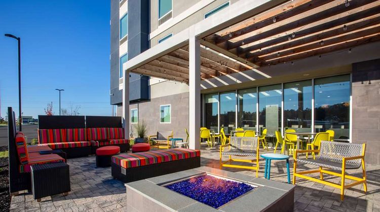 Home2 Suites by Hilton Calhoun Exterior