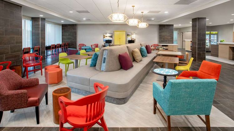 Home2 Suites by Hilton Calhoun Lobby