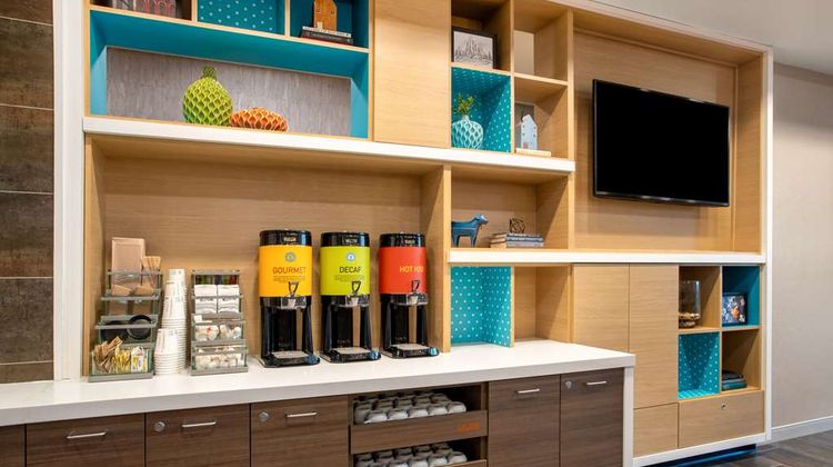 Home2 Suites by Hilton Calhoun Lobby