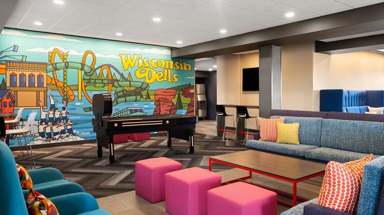 <b>Tru by Hilton Wisconsin Dells Lobby</b>. Images powered by <a href="https://iceportal.shijigroup.com/" title="IcePortal" target="_blank">IcePortal</a>.