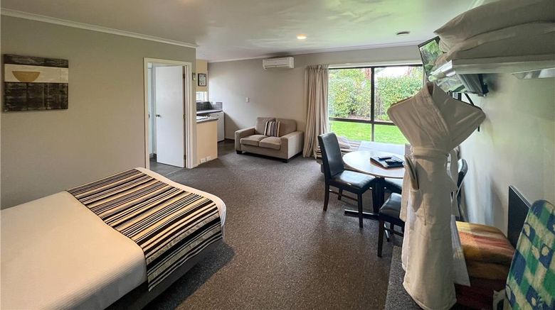 <b>Quality Inn Acapulco Taupo Suite</b>. Images powered by <a href="https://iceportal.shijigroup.com/" title="IcePortal" target="_blank">IcePortal</a>.